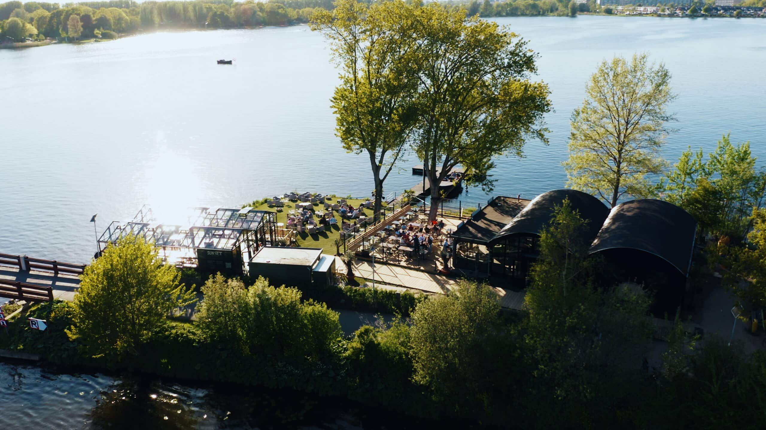SPOT READY.00 16 16 18.Still028 scaled