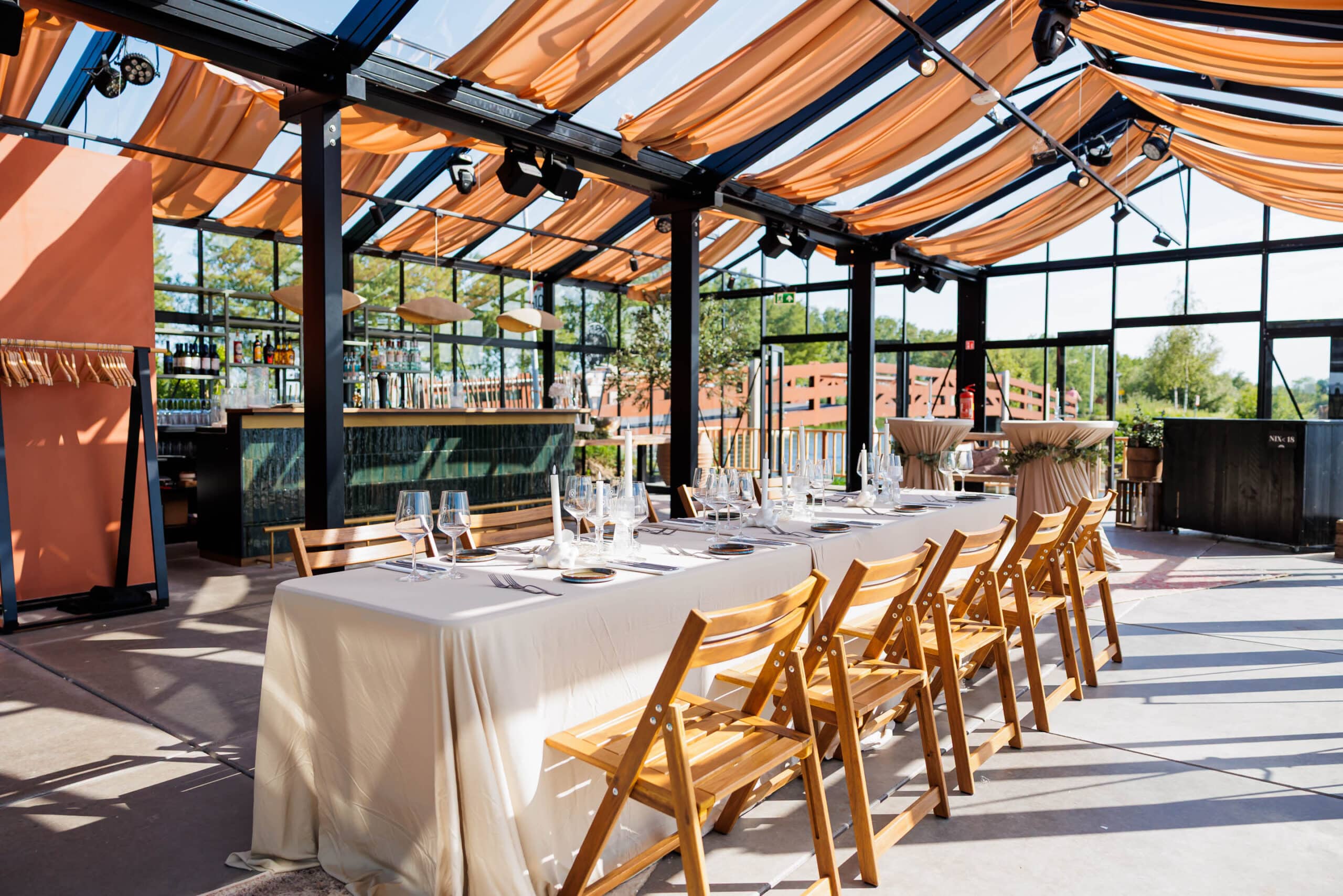 Multifunctionele kas met eigen bar | Sunset Beachbar