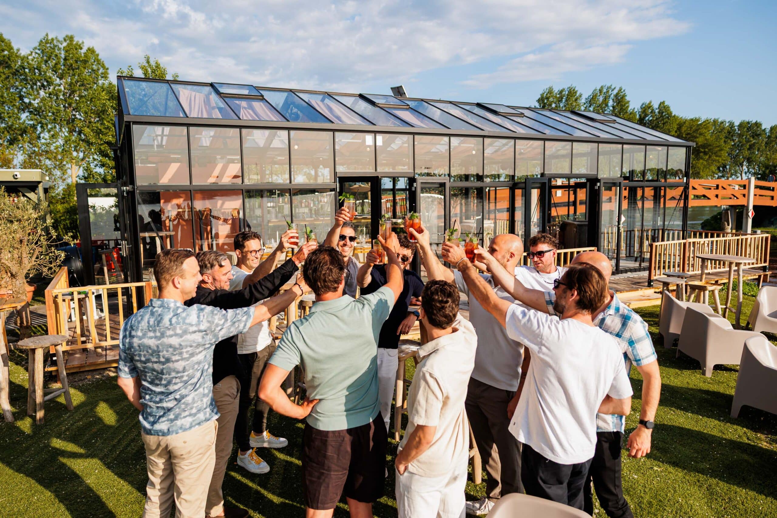 Multifunctionele kas met eigen bar | Sunset Beachbar